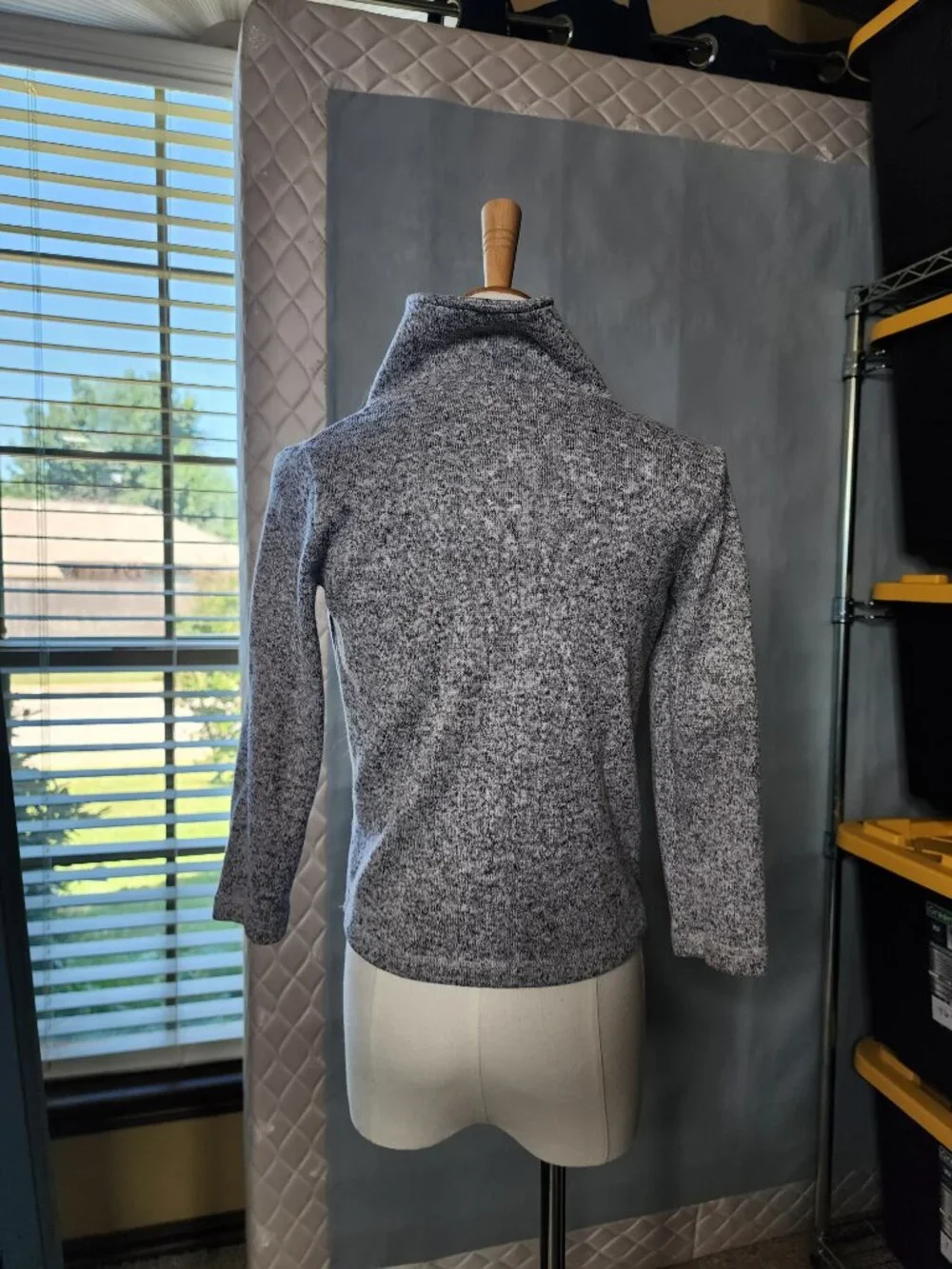 Jumping Beans boys gray pullover sweater size 6 cozy knit top - Picture 6 of 6